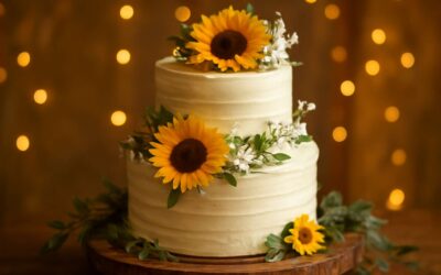 Sunlit Charm: sunflower theme wedding cake that dazzles with sunshine and sweetness